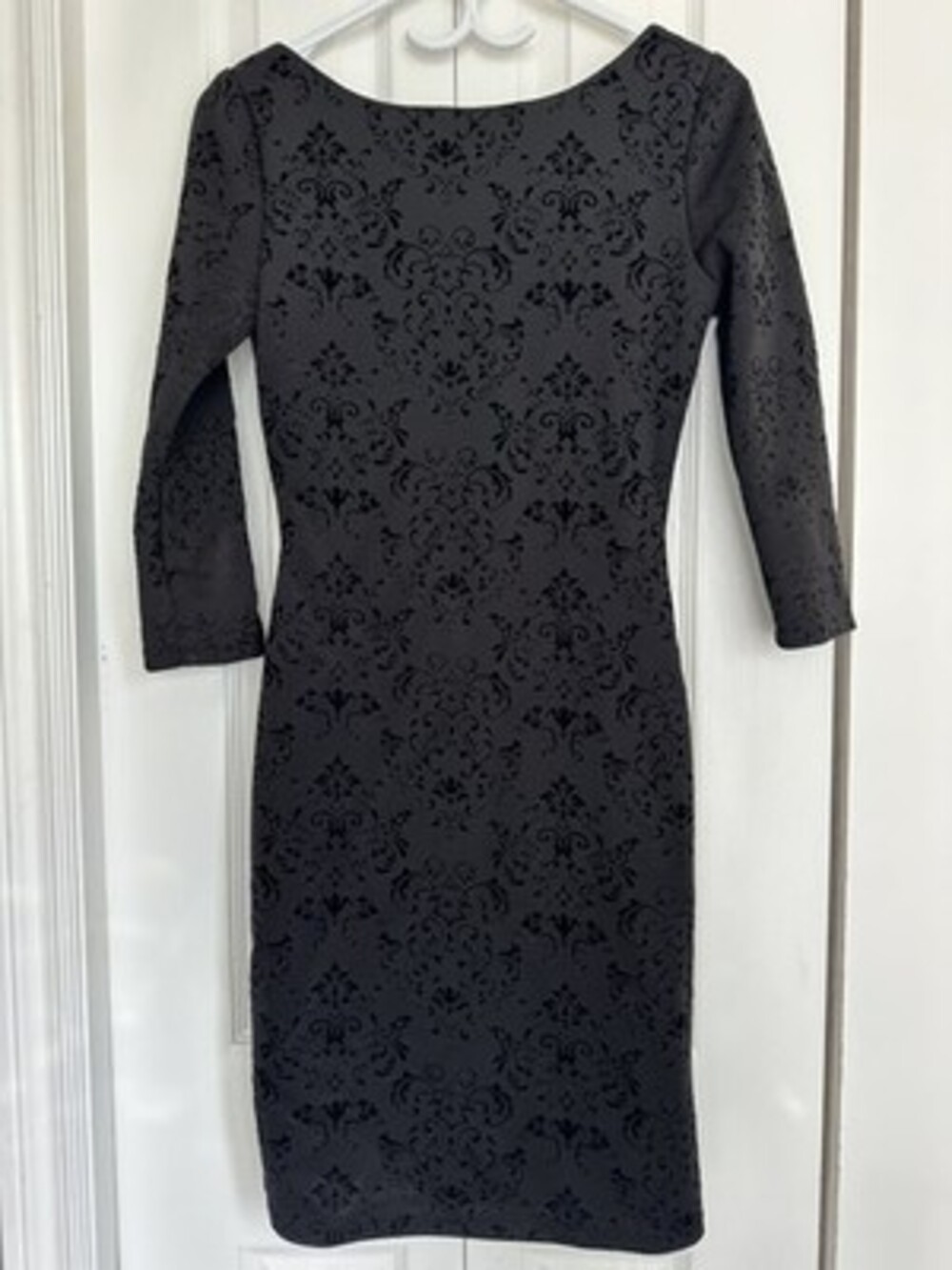Le Chateau Black Damask velvet Textured Sheath Dress Small